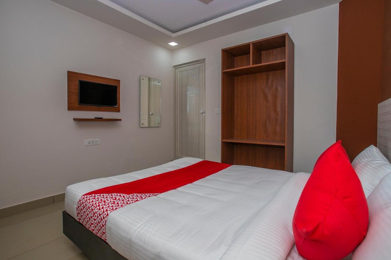 Hotel O Varcity Phi Premium Pavilion ,Above Hdfc Bank ,Near Anjaneya Temple Madiwala, Hosur Main R Bangalore Buitenkant foto