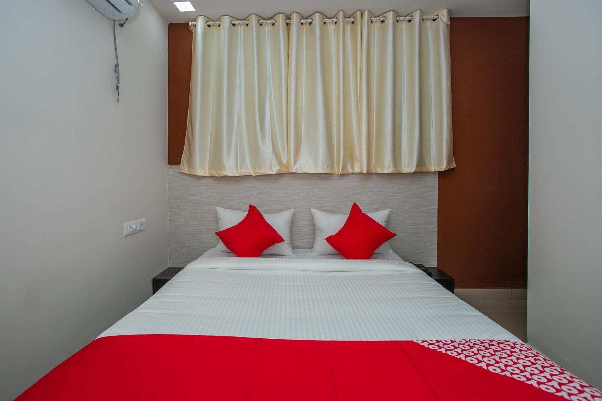 Hotel O Varcity Phi Premium Pavilion ,Above Hdfc Bank ,Near Anjaneya Temple Madiwala, Hosur Main R Bangalore Buitenkant foto