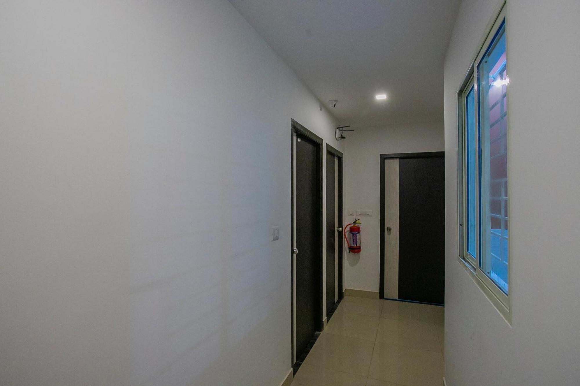 Hotel O Varcity Phi Premium Pavilion ,Above Hdfc Bank ,Near Anjaneya Temple Madiwala, Hosur Main R Bangalore Buitenkant foto