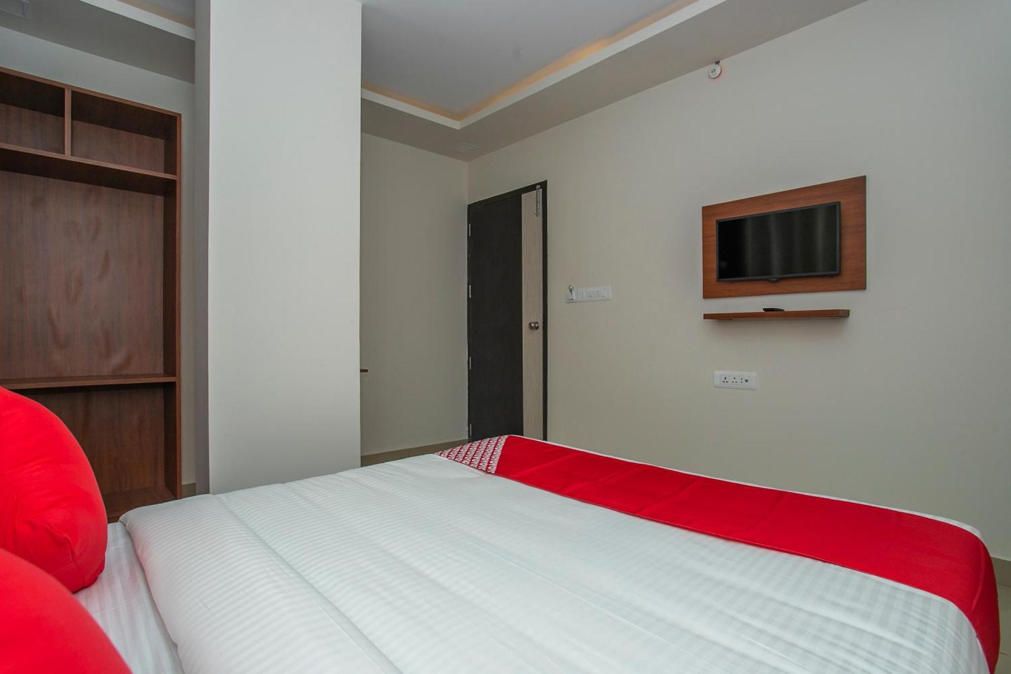 Hotel O Varcity Phi Premium Pavilion ,Above Hdfc Bank ,Near Anjaneya Temple Madiwala, Hosur Main R Bangalore Buitenkant foto