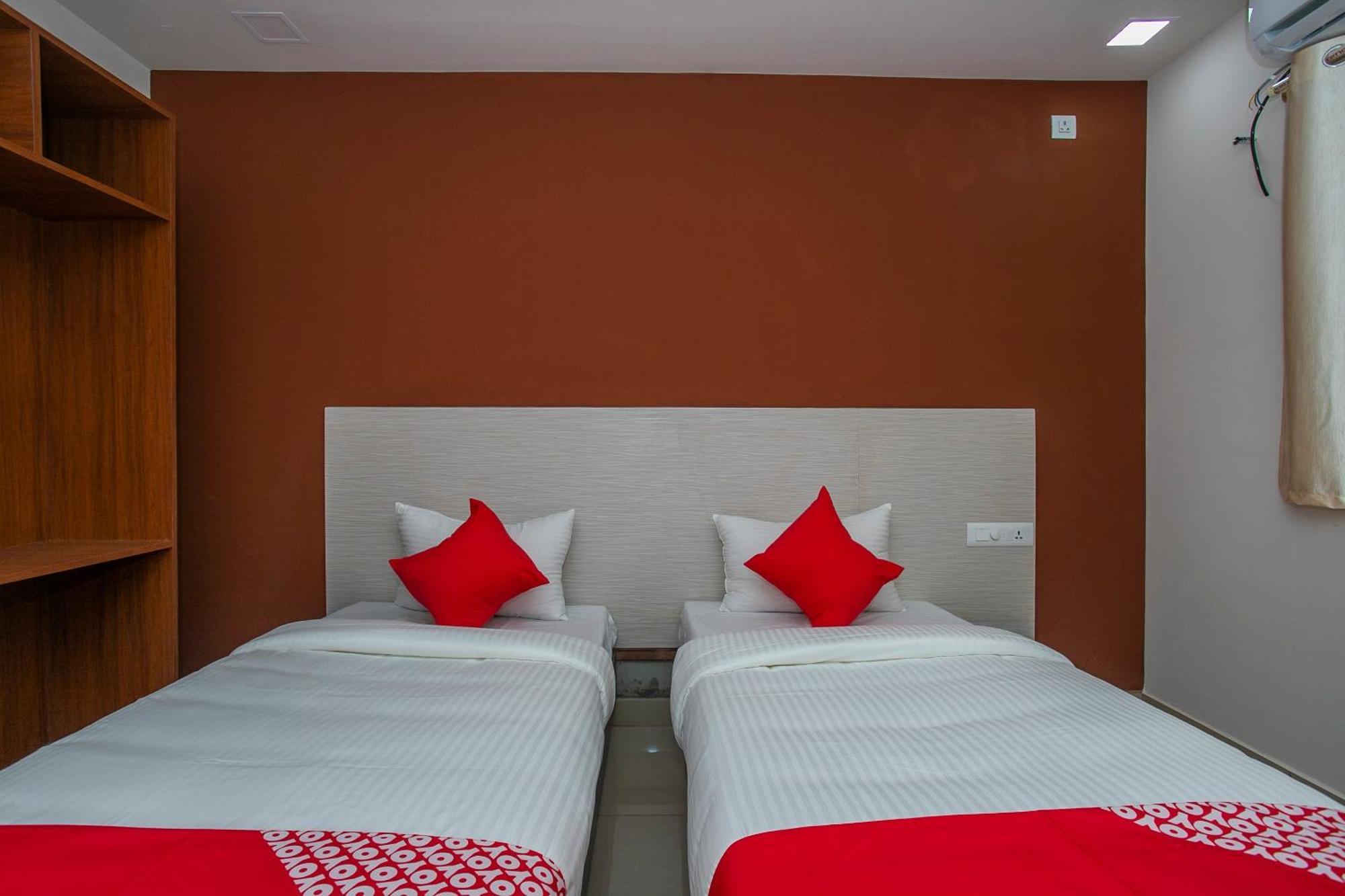 Hotel O Varcity Phi Premium Pavilion ,Above Hdfc Bank ,Near Anjaneya Temple Madiwala, Hosur Main R Bangalore Buitenkant foto