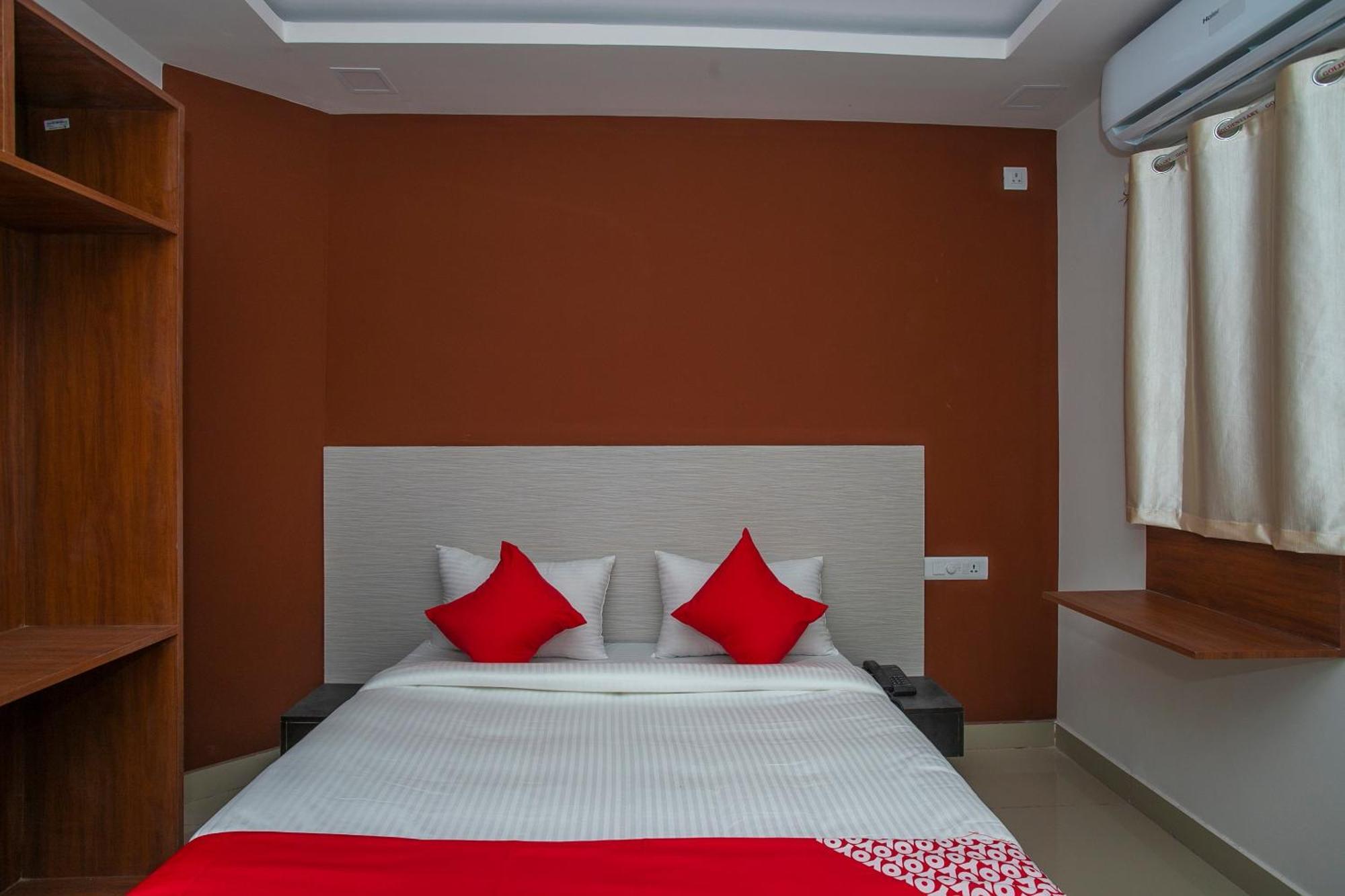 Hotel O Varcity Phi Premium Pavilion ,Above Hdfc Bank ,Near Anjaneya Temple Madiwala, Hosur Main R Bangalore Buitenkant foto